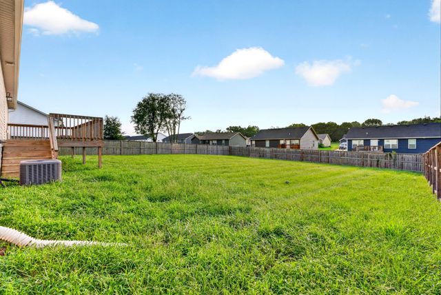 521 Labrador Dr, Bowling Green, KY 42101