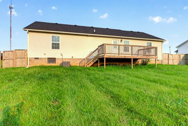 521 Labrador Dr, Bowling Green, KY 42101
