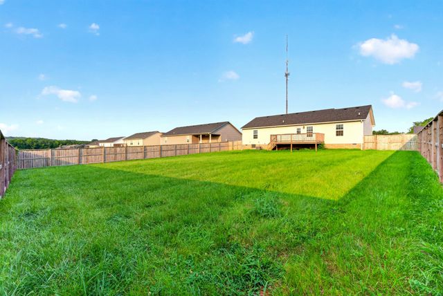 521 Labrador Dr, Bowling Green, KY 42101