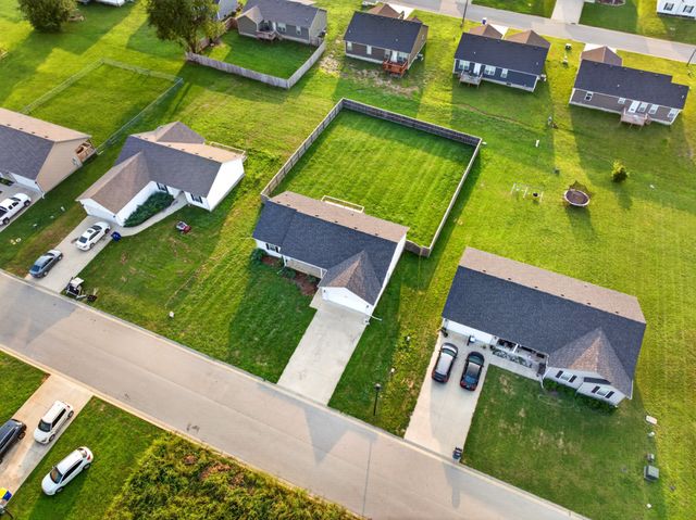 521 Labrador Dr, Bowling Green, KY 42101