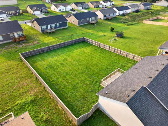 521 Labrador Dr, Bowling Green, KY 42101