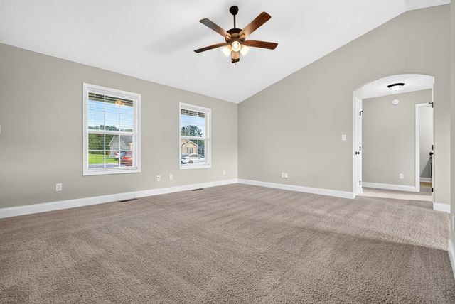521 Labrador Dr, Bowling Green, KY 42101