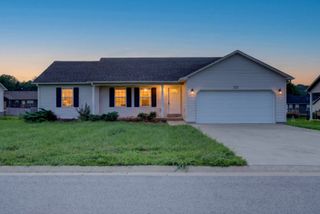 521 Labrador Dr, Bowling Green, KY 42101