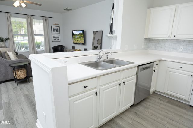 4224 Vienna Crest Drive, Raleigh, NC 27613