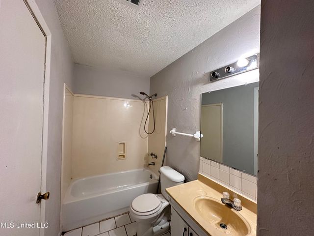 601 Spanish Acres Drive, Bay Saint Louis, MS 39520