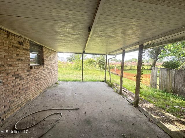 601 Spanish Acres Drive, Bay Saint Louis, MS 39520
