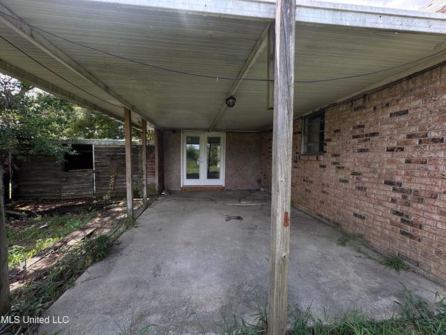 601 Spanish Acres Drive, Bay Saint Louis, MS 39520