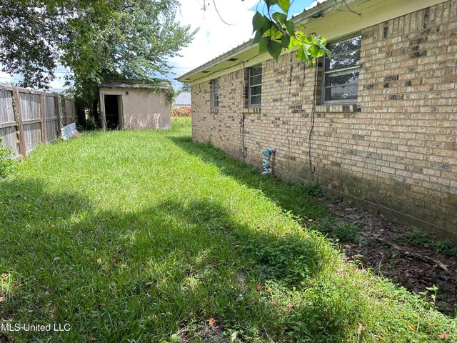 601 Spanish Acres Drive, Bay Saint Louis, MS 39520