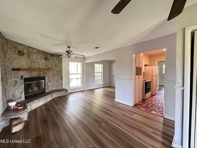 601 Spanish Acres Drive, Bay Saint Louis, MS 39520
