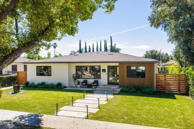 544 Pepper Street, Pasadena, CA 91103