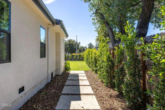 544 Pepper Street, Pasadena, CA 91103