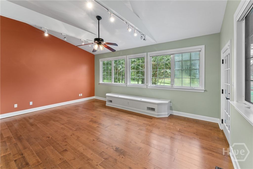 Image 11 of property listing at 2 Pine Lakes Point, Savannah, GA 31405