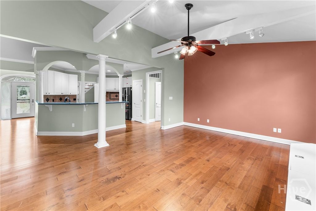 Image 12 of property listing at 2 Pine Lakes Point, Savannah, GA 31405