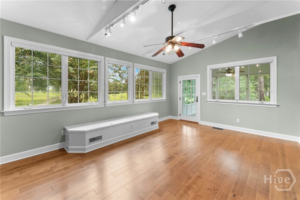 Image 13 of property listing at 2 Pine Lakes Point, Savannah, GA 31405