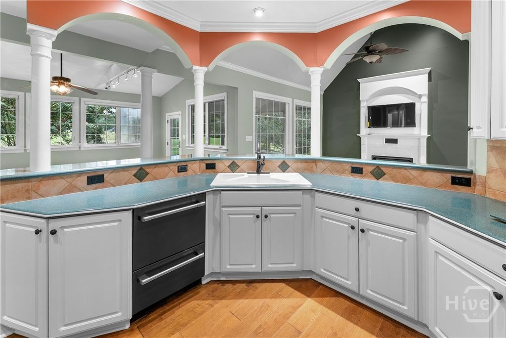 Image 15 of property listing at 2 Pine Lakes Point, Savannah, GA 31405