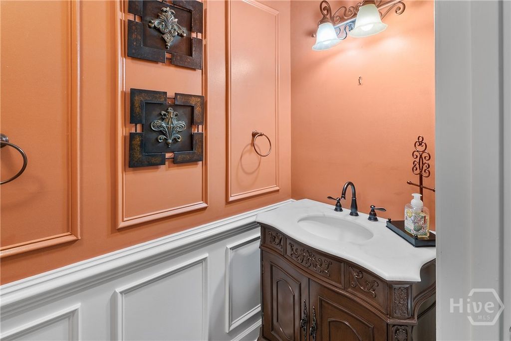 Image 27 of property listing at 2 Pine Lakes Point, Savannah, GA 31405