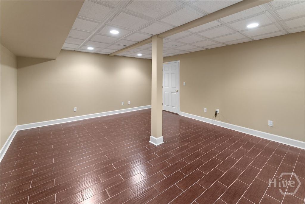 Image 33 of property listing at 2 Pine Lakes Point, Savannah, GA 31405