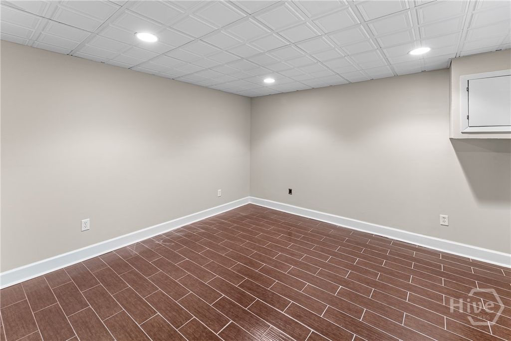 Image 35 of property listing at 2 Pine Lakes Point, Savannah, GA 31405