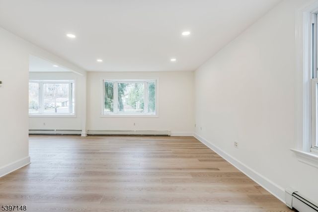 63 Merriam Ave, Newton Town, NJ 07860