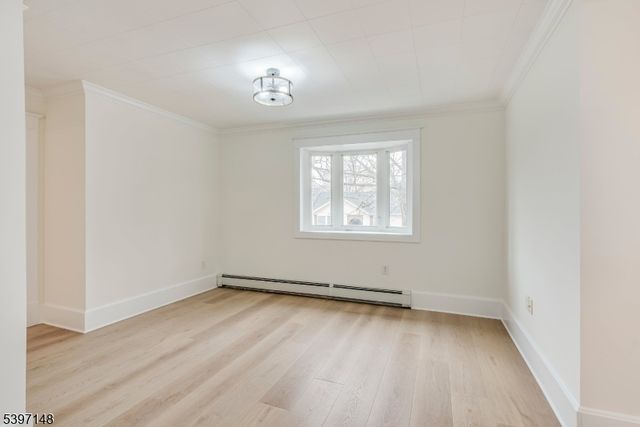 63 Merriam Ave, Newton Town, NJ 07860