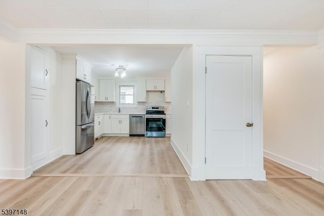 63 Merriam Ave, Newton Town, NJ 07860