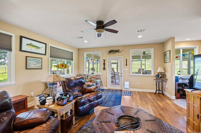 148 Shady Lane, Russellville, AR 72802
