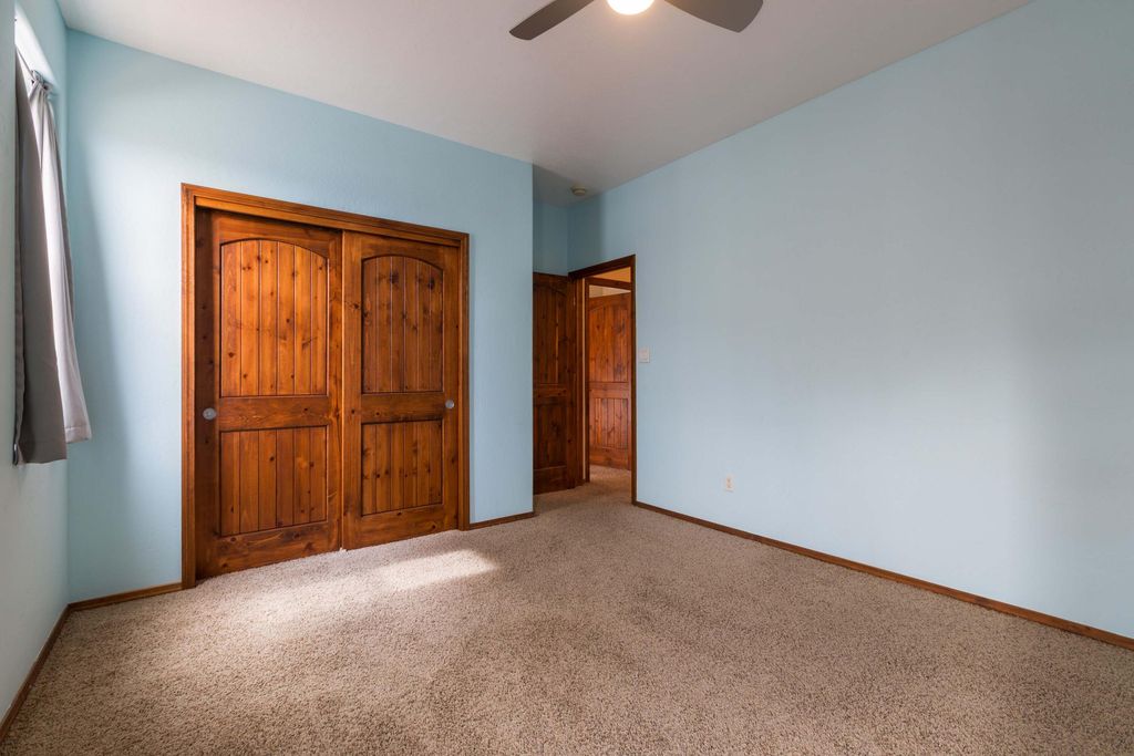 Image 16 of property listing at 512 Alcalde Place SW, Albuquerque, NM 87104