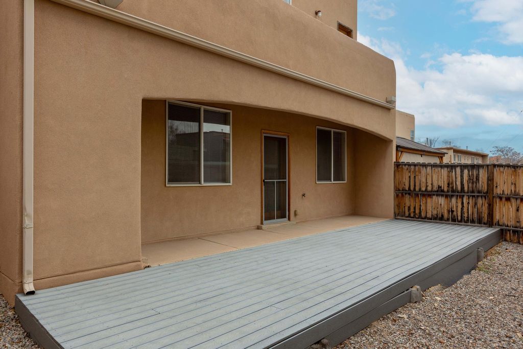 Image 21 of property listing at 512 Alcalde Place SW, Albuquerque, NM 87104