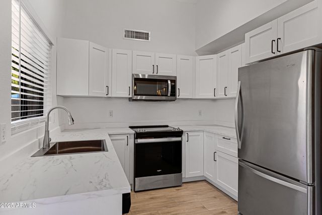 85 S Cypress Court, Chandler, AZ 85226