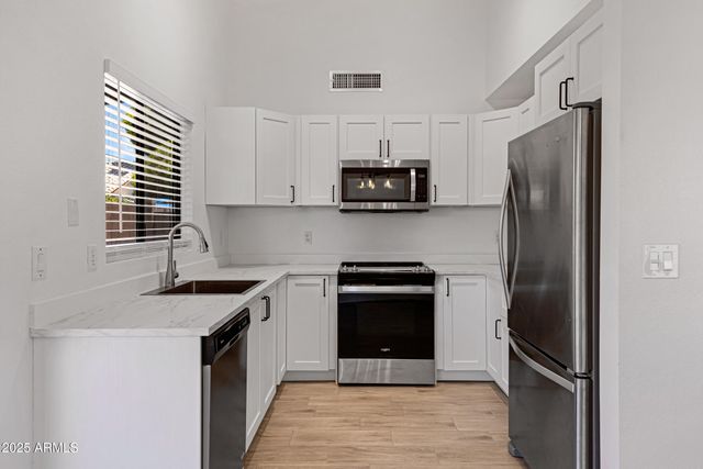 85 S Cypress Court, Chandler, AZ 85226