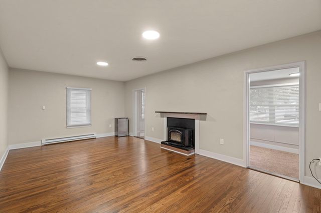 412 W 9th Street, Sterling, IL 61081