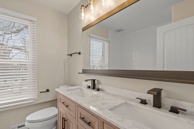 412 W 9th Street, Sterling, IL 61081