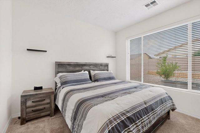 481 Rio Chama Circle SW, Los Lunas, NM 87031