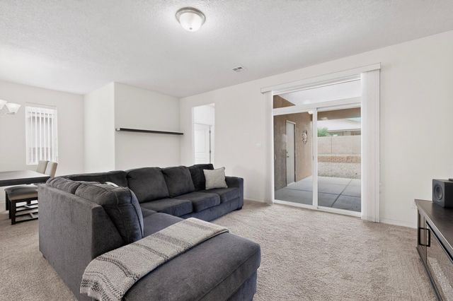 481 Rio Chama Circle SW, Los Lunas, NM 87031