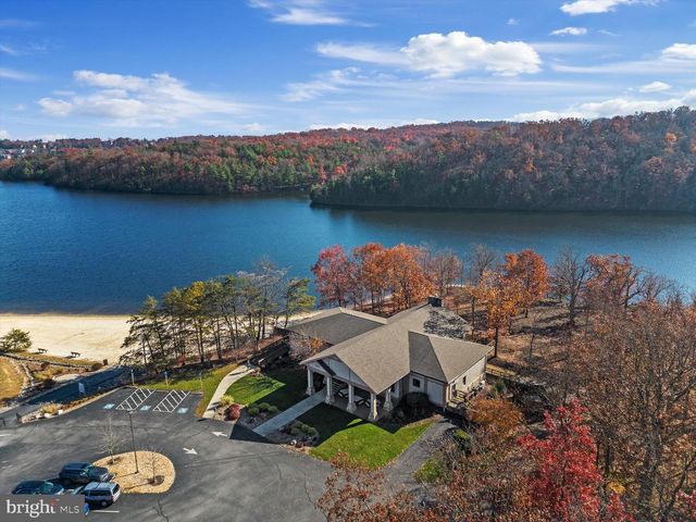 1201 LAKEVIEW DR, Cross Junction, VA 22625