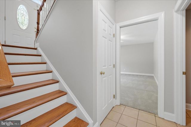 1201 LAKEVIEW DR, Cross Junction, VA 22625