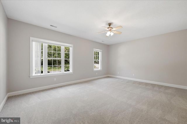 1201 LAKEVIEW DR, Cross Junction, VA 22625
