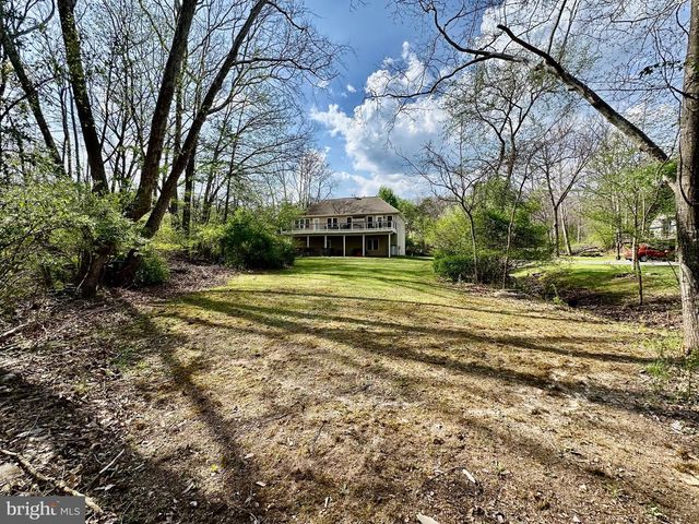 1201 LAKEVIEW DR, Cross Junction, VA 22625