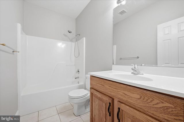 1201 LAKEVIEW DR, Cross Junction, VA 22625
