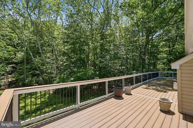 1201 LAKEVIEW DR, Cross Junction, VA 22625