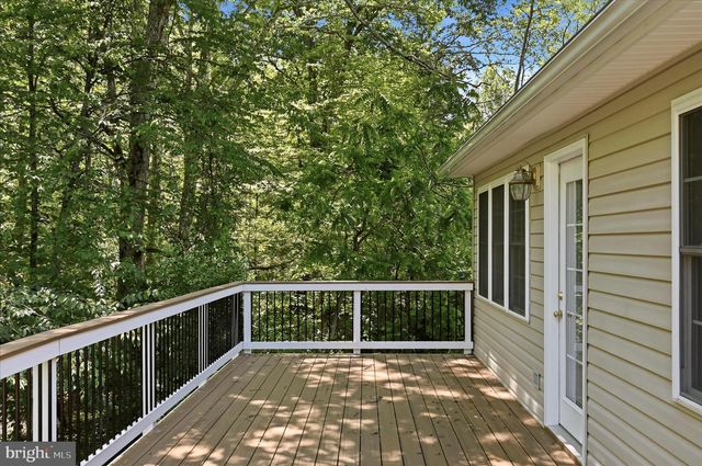 1201 LAKEVIEW DR, Cross Junction, VA 22625