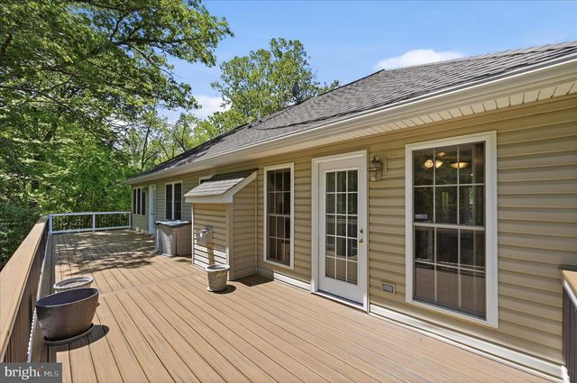 1201 LAKEVIEW DR, Cross Junction, VA 22625