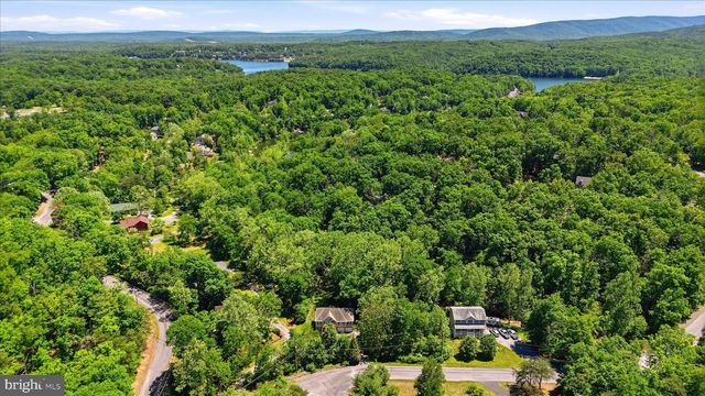 1201 LAKEVIEW DR, Cross Junction, VA 22625