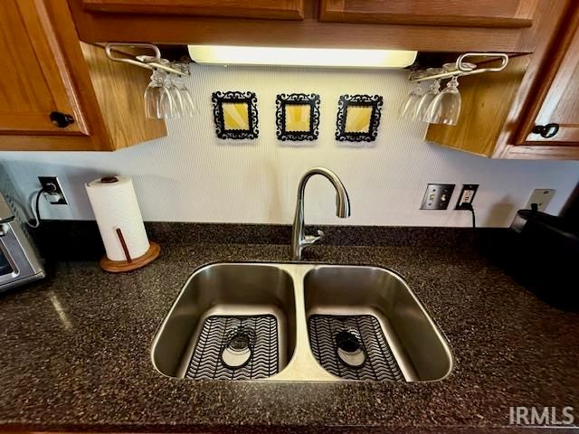 3829 S Laurel Court, Bloomington, IN 47401