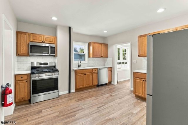 13 Malcolm St, Morristown Town, NJ 07960