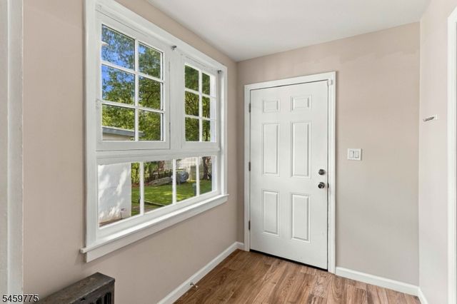 13 Malcolm St, Morristown Town, NJ 07960