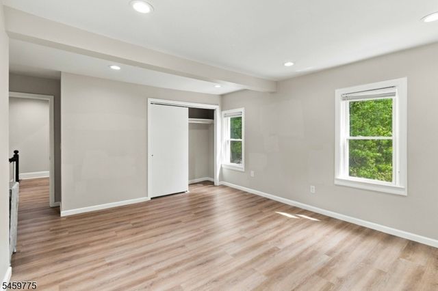 13 Malcolm St, Morristown Town, NJ 07960