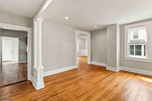 13 Malcolm St, Morristown Town, NJ 07960