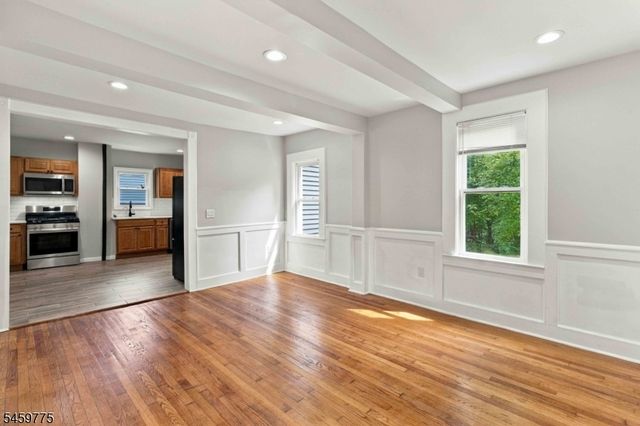 13 Malcolm St, Morristown Town, NJ 07960