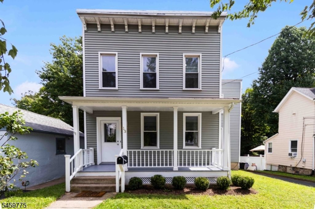 13 Malcolm St, Morristown Town, NJ 07960